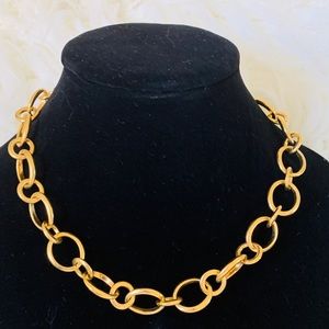 Gold tone necklace 💛